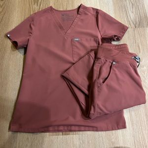 Figs Scrub Set